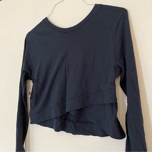 NWT Beyond Yoga Back Out Reversible Crop - Navy - S